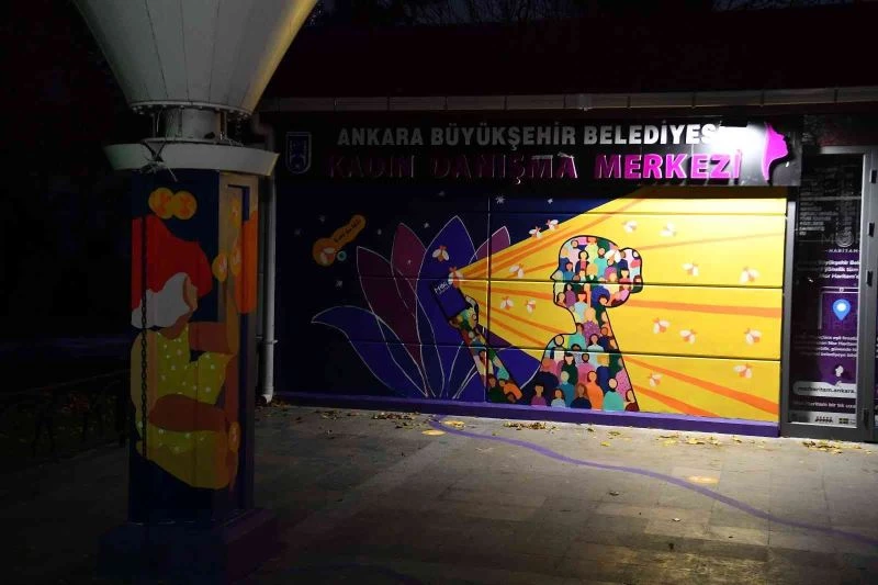Ankara’da kadın sanatçılar duvarları Mor Haritam uygulaması ile renklendirdi
