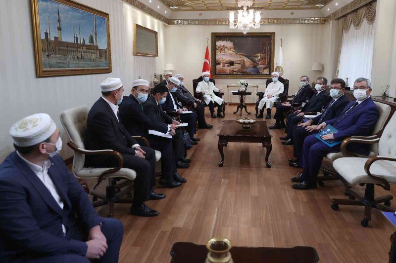 Diyanet İşleri Başkanı Erbaş: “DEAŞ, FETÖ ve benzeri terör örgütlerine, radikal akımlara karşı dikkatli olmak zorundayız”
