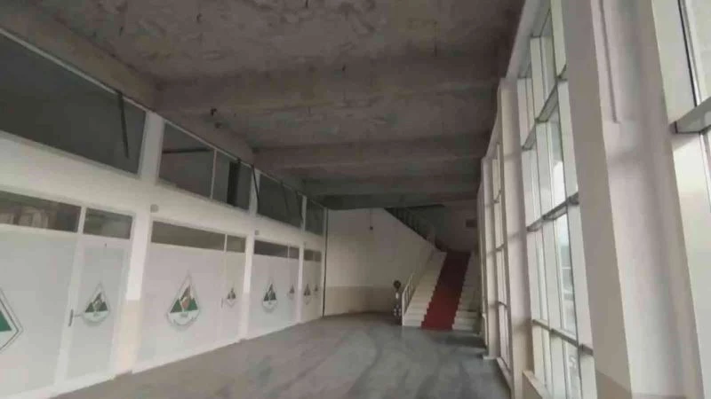 Asma tavanı çöken terminal binasındaki temizleme çalışmaları tamamlandı
