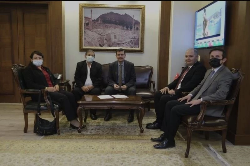 Burdurlu hayırsever eğitime 1 milyon lira bağışladı
