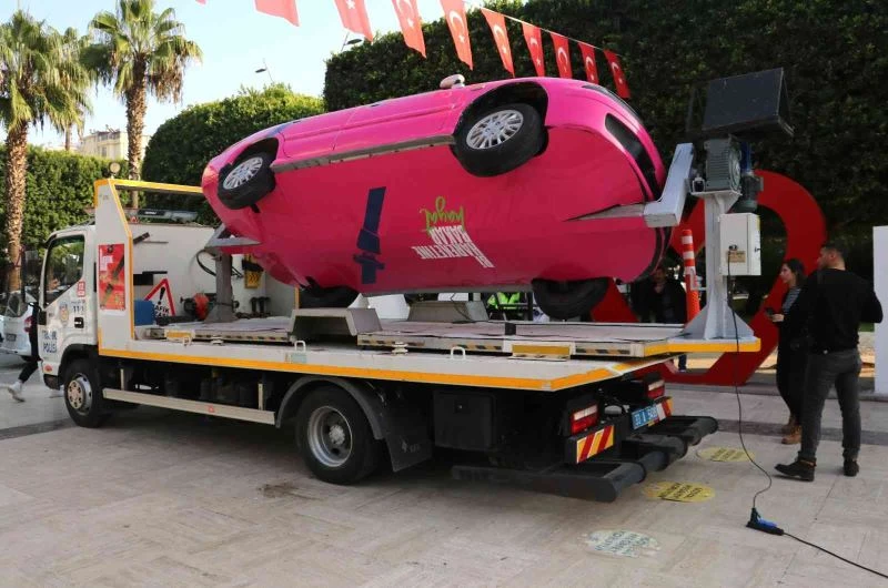 Adana’da emniyet kemeri takmayanlara ceza yerine simülasyon
