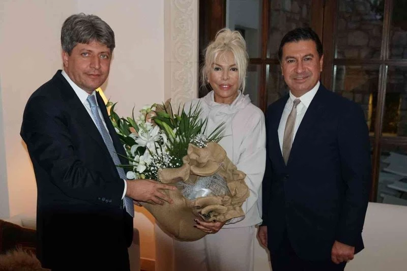 Ajda Pekkan’dan Bodrum’a tam destek
