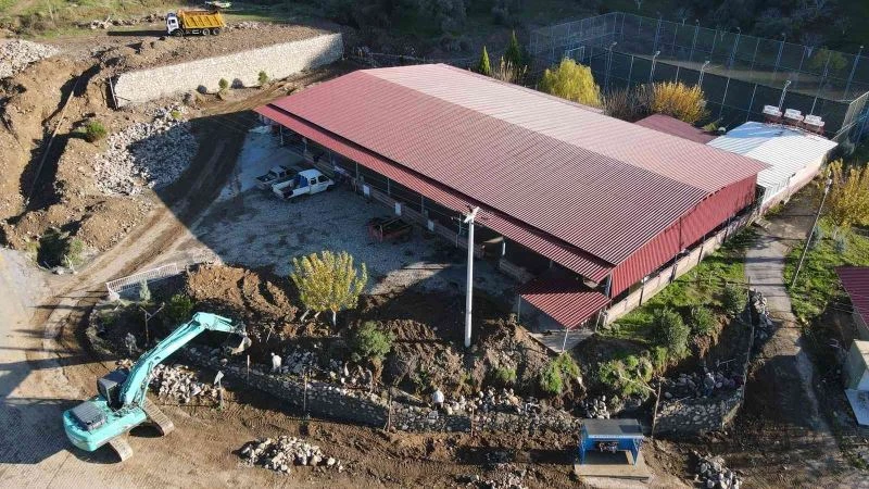 Demirciler Mahallesi, istinat duvarına kavuştu
