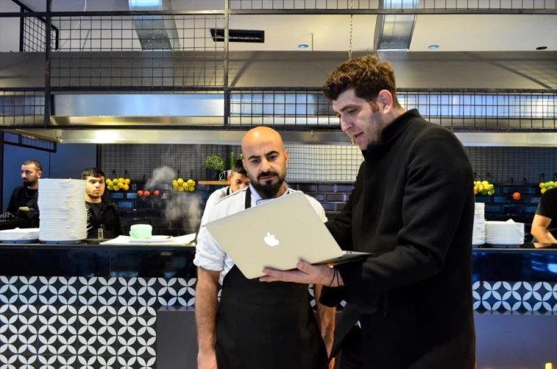 Mersinli tantuni ustaları, AA