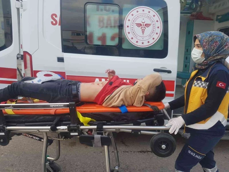 Yol ortasındaki çukur kazaya neden oldu: 1 yaralı
