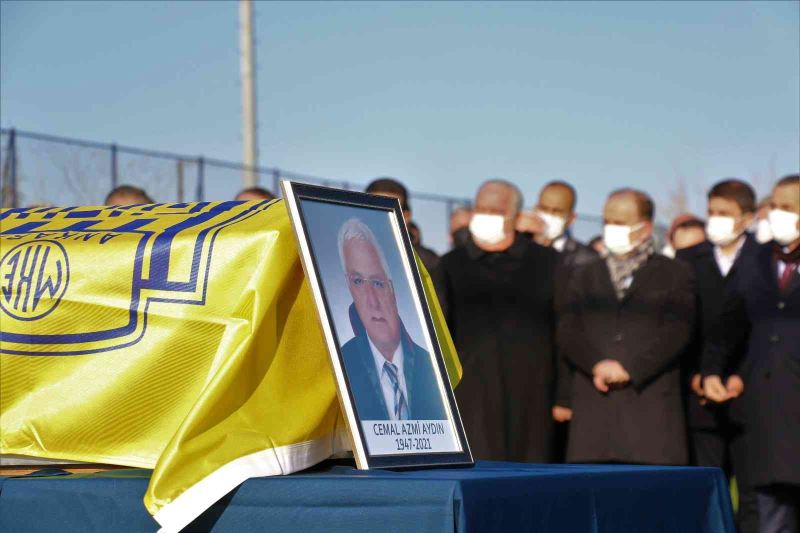 Ankaragücü’nün vefat eden Onursal Başkanı Cemal Aydın için cenaze töreni düzenledi

