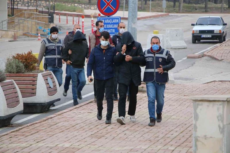55 suç kaydından aranan 3 şüpheli polis ekipleri tarafından yakalandı
