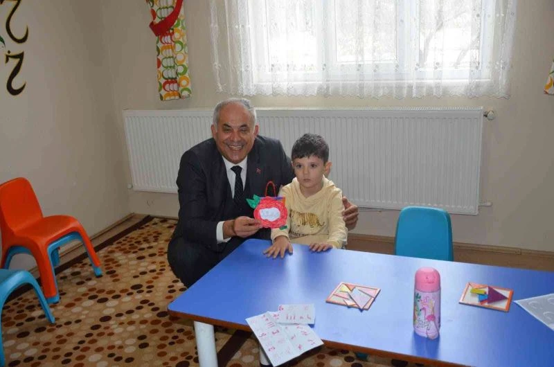 Başkan Yaman çocukların yaptığı etkinliğe eşlik etti
