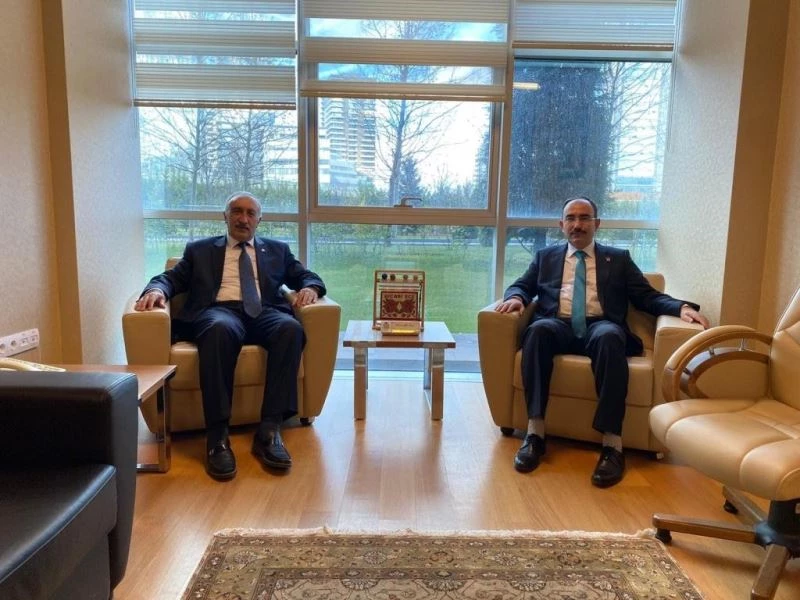 Rektör Beydemir, Danıştay Üyesi Hicabi Ece’yi ziyaret etti
