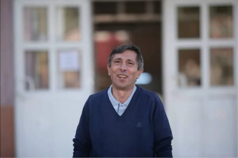 Kayıp okul müdürü okul merdivenlerinde bileklerinden kesilmiş halde bulundu
