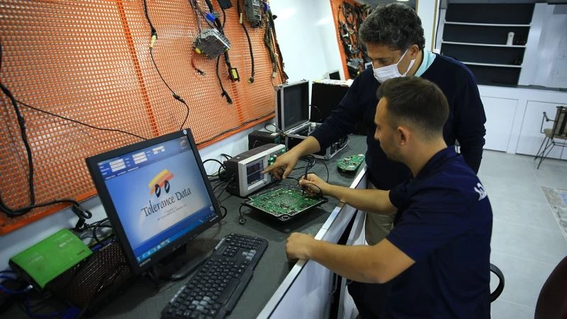 Elektrikli araçların arızalarını anında tespit edebilecek cihaz tasarlandı
