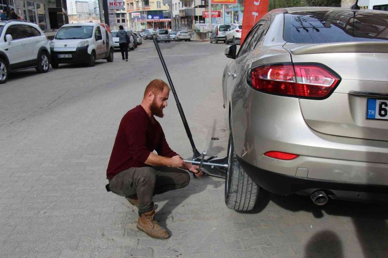 Yağışların azlığı kış lastiği satışlarını sekteye uğrattı
