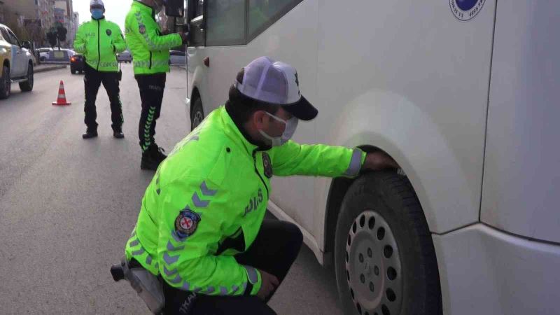 Polisten ‘kış lastiği’ denetimi
