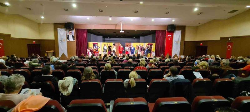 Didim’deki yabancılar  “eğitim” için sahne aldı
