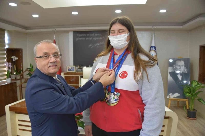 Başkan Kayda, milli Judocuyu ödüllendirdi
