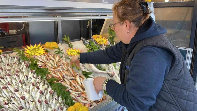 Balık tezgahı ona emanet
