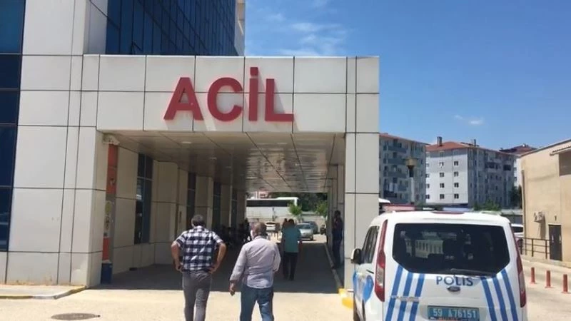 Merdivenlerde birbirlerinin üzerine düşen 7 öğrenci yaralandı
