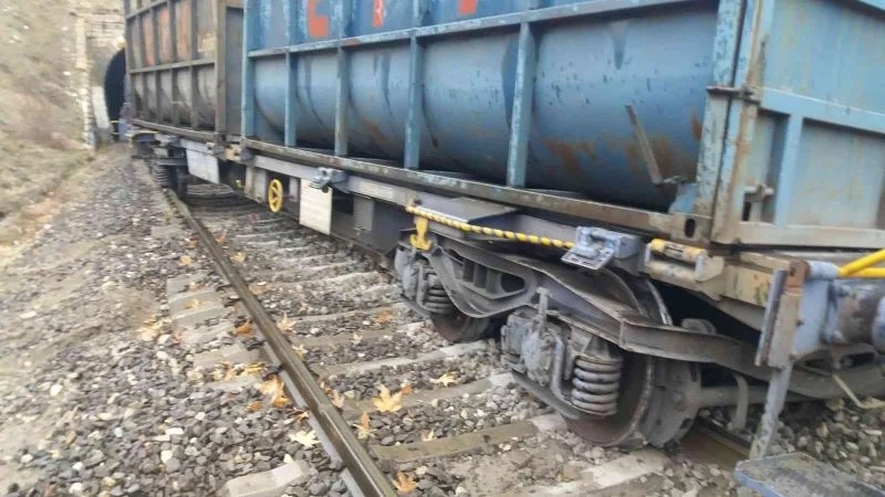 Adıyaman’da yük treni raydan çıktı

