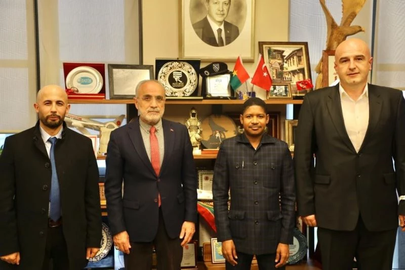 Cumhurbaşkanı Başdanışmanı Topçu, Burkina Faso milletvekili Tall’ı ve Bosna Bankası Müdürü Zekovic’i kabul etti
