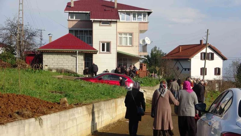 Sadece bir gece kalmak için annesini alarak köye gelmişti ama son geceleri oldu
