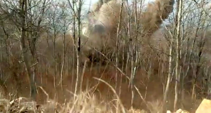 PKK sığınağında ele geçirilen 180 kilo patlayıcı kontrollü olarak patlatıldı
