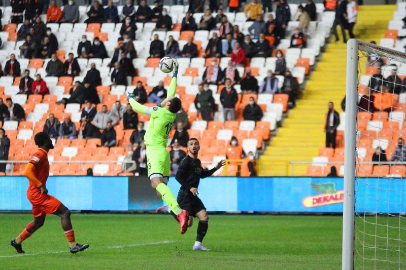 Spor Toto 1.Lig: Adanaspor: 0 - İstanbulspor: 0 (İlk yarı sonucu)