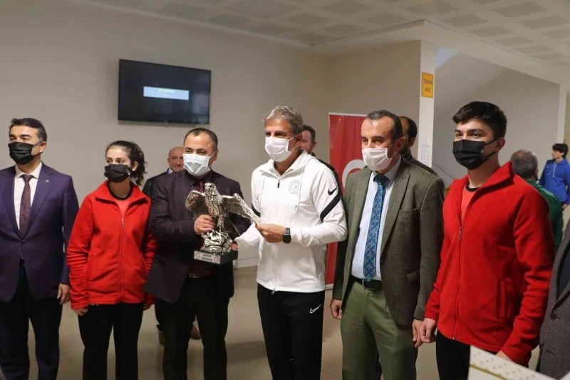 Hamza Hamzaoğlu: “Kendi sahamızda etkili bir takımız”
