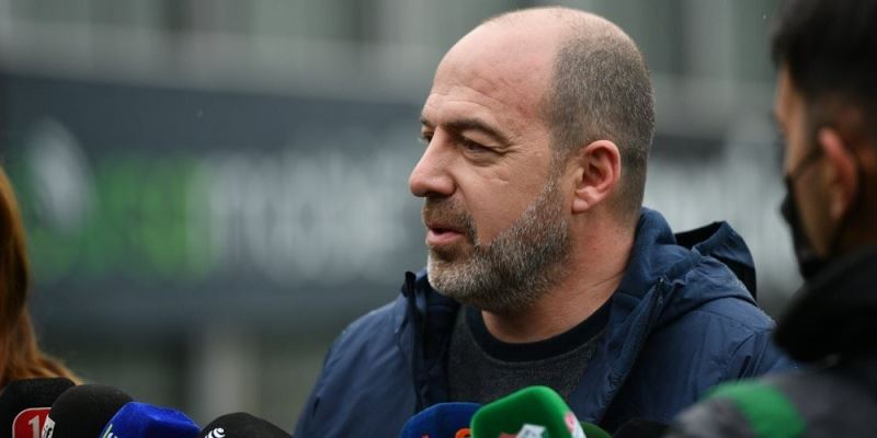 Deniz Kolgu: “Bursaspor’un bundan sonraki teknik direktörü 3 ya da 4 haftalık olamaz”
