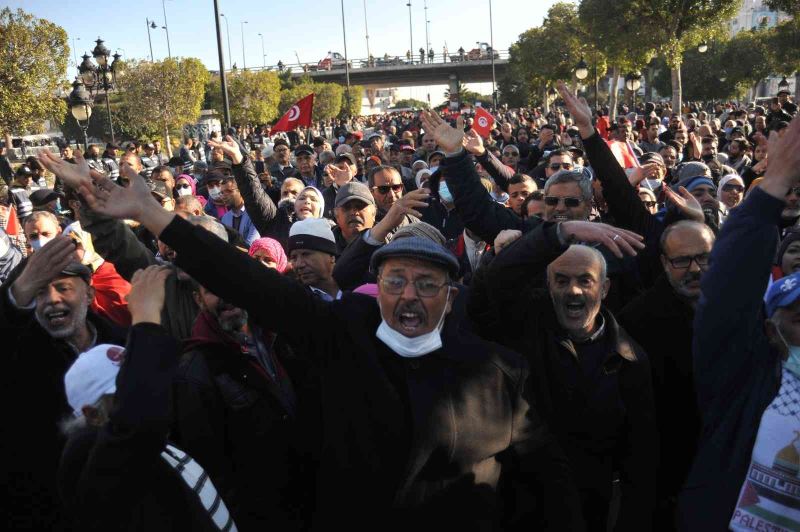 Tunus’ta devrimin 11. yılında halk sokaklara indi
