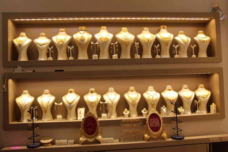 Vatandaştaki gram altının iniş ve çıkış beklentisi kuyumculuk sektöründe satışları durgunlaştırdı
