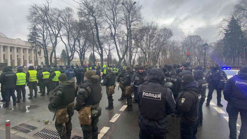 Ukrayna’da karantina karşıtlarından protesto
