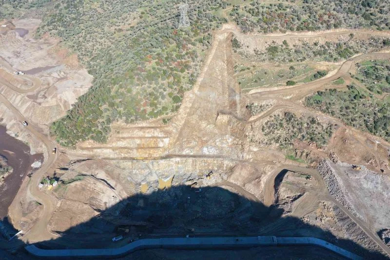 Sarıçay Barajı’nda çalışmalar aralıksız devam ediyor
