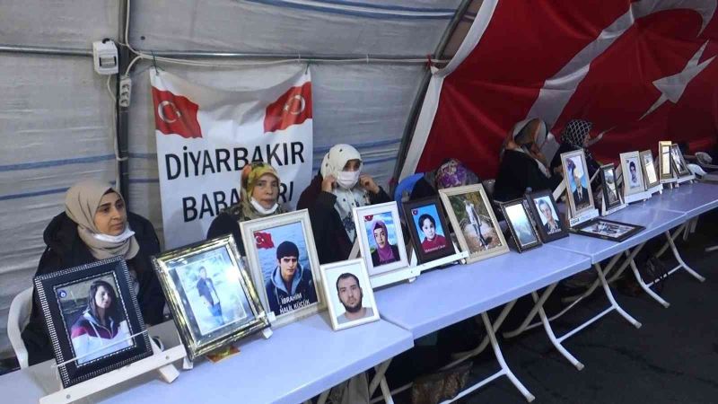 HDP önündeki ailelerin evlat nöbeti 838. gününde devam ediyor
