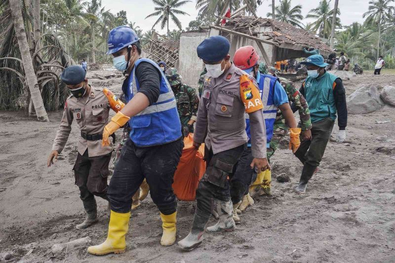 Endonezya’da Semeru Yanardağı için alarm seviyesi yükseltildi

