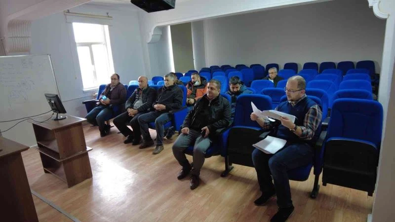 Erzincan’da kedi, köpek ve gelinciklerin kimliklendirilmesi ve kayıt altına alınmasına yönelik uygulama eğitim toplantısı düzenlendi
