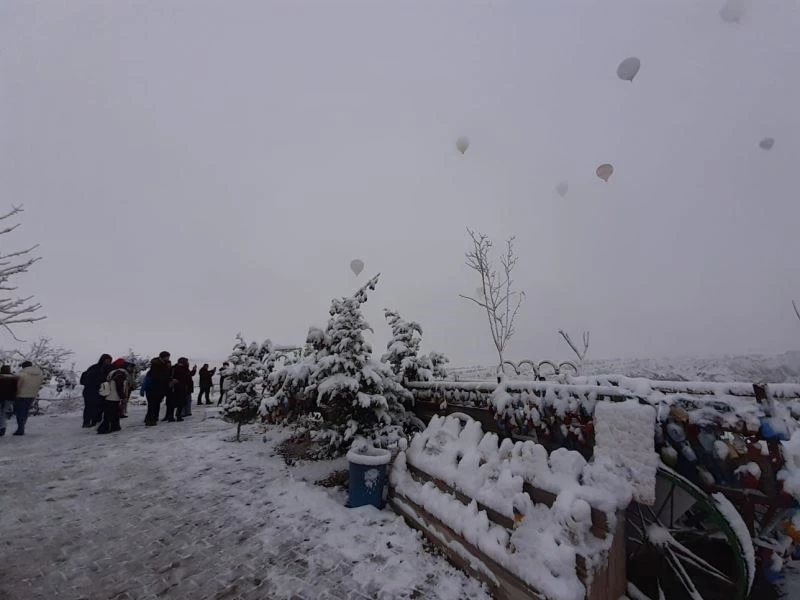 Peribacaları gelinlik giydi
