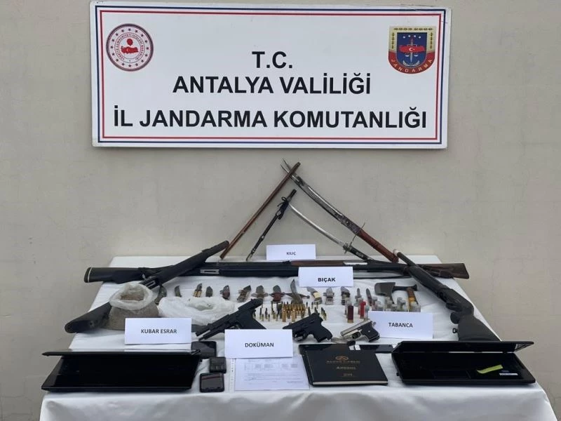 Jandarmadan arazi mafyasına şafak operasyonu:12 gözaltı
