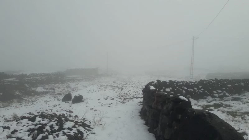 Iğdır’da yüksek kesimlere kar yağıyor
