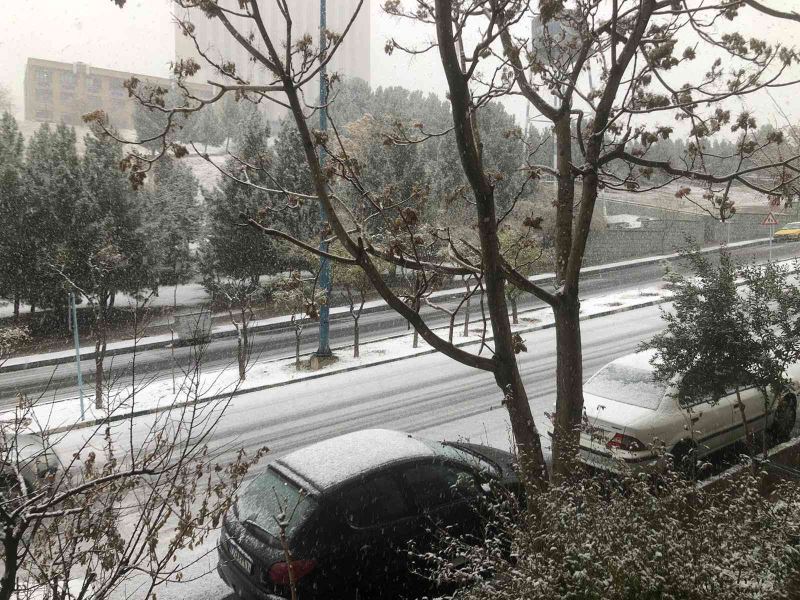 Tahran’a mevsimin ilk karı yağdı
