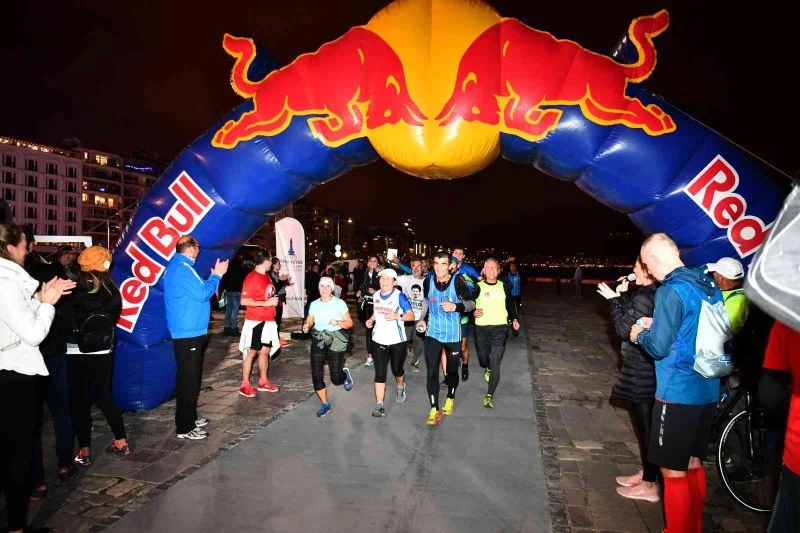 İzmirliler en uzun gecede koşacak
