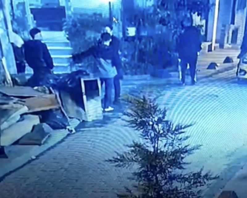 (Özel) İstanbul’da dehşet anları: Otomobille geçerken kurşun yağdırdılar
