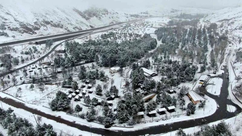 Paşabahçe’de kış masallarını andıran görüntüler
