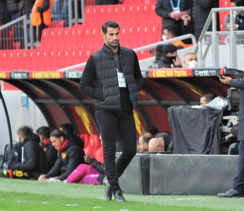 Volkan Demirel, teknik direktörlük kariyerinin ilk maçında
