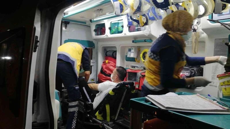 “Evimin önünde duramazsın” dedi, ayağından 2 kurşunla vurdu
