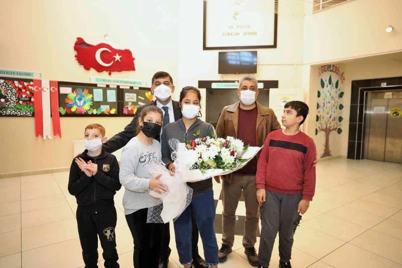 Fadıloğlu, engelsiz çocuklarla yakından ilgilendi
