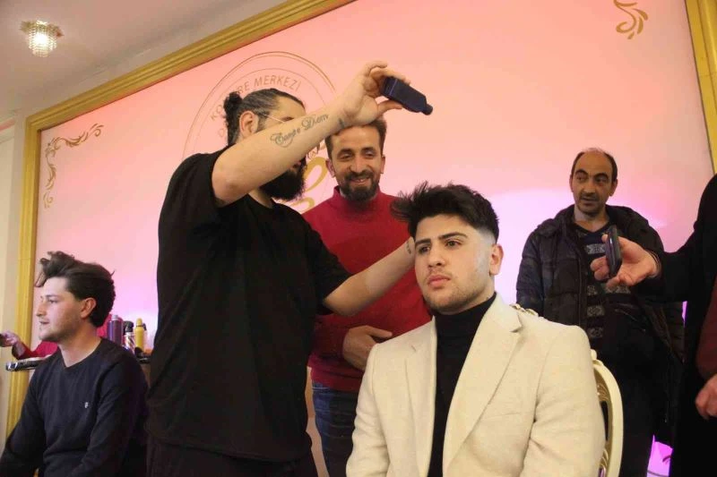 Kuaförlerin enleri şov yaptı
