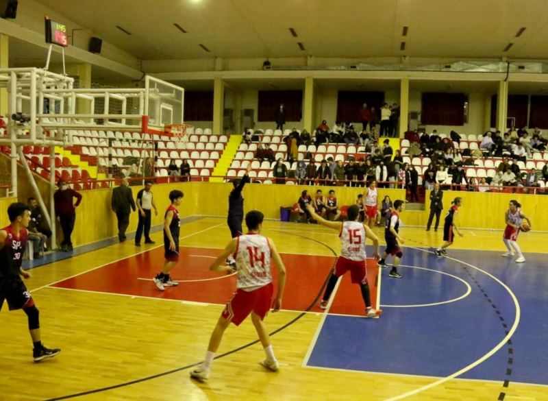 Sivas’ta “Okullar arası basketbol” rüzgarı esti
