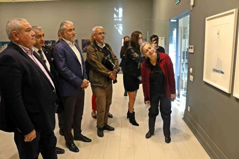 Gerçekle kurgunun buluştuğu ‘Gündüz Düşleri’ sergisi, sanatseverlere kapısını açtı
