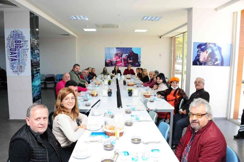 30 engelli derneğin temsilcisi Balçova’da buluştu
