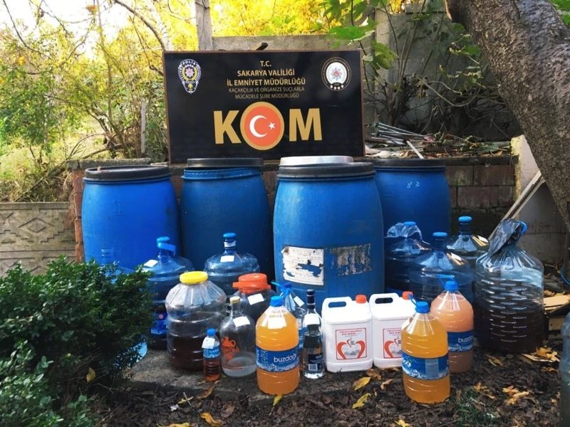 Sakarya’da 855 litre el yapımı içki ele geçirildi

